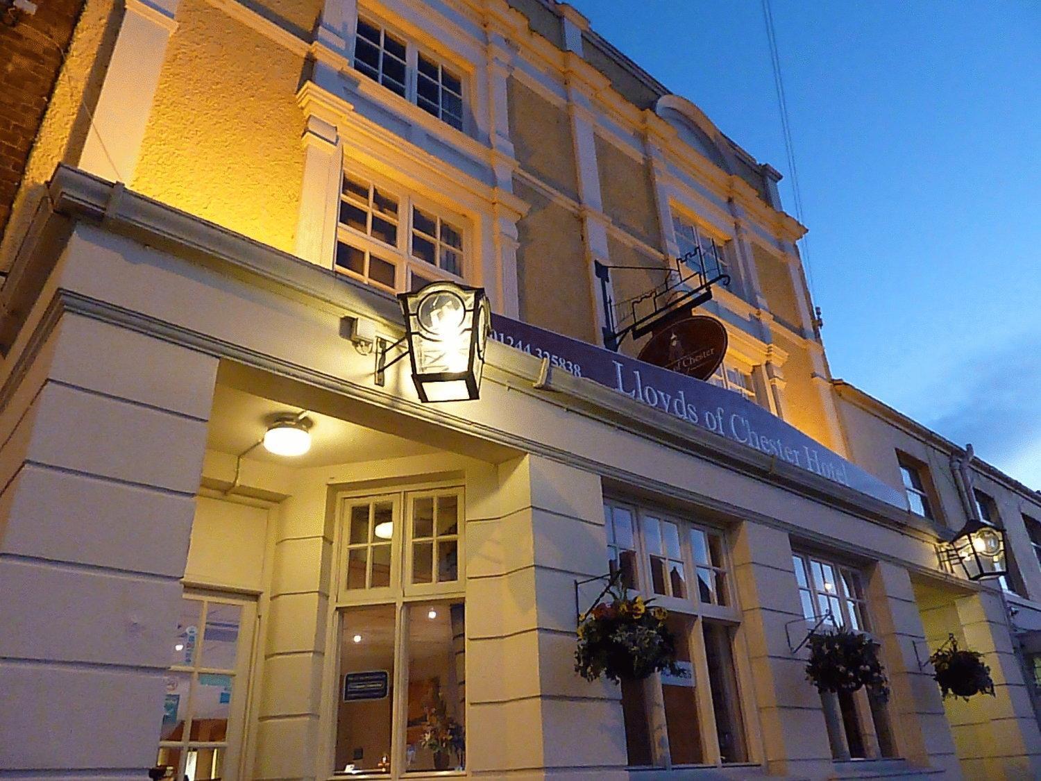 Lloyds Of Chester Hotel Exterior photo